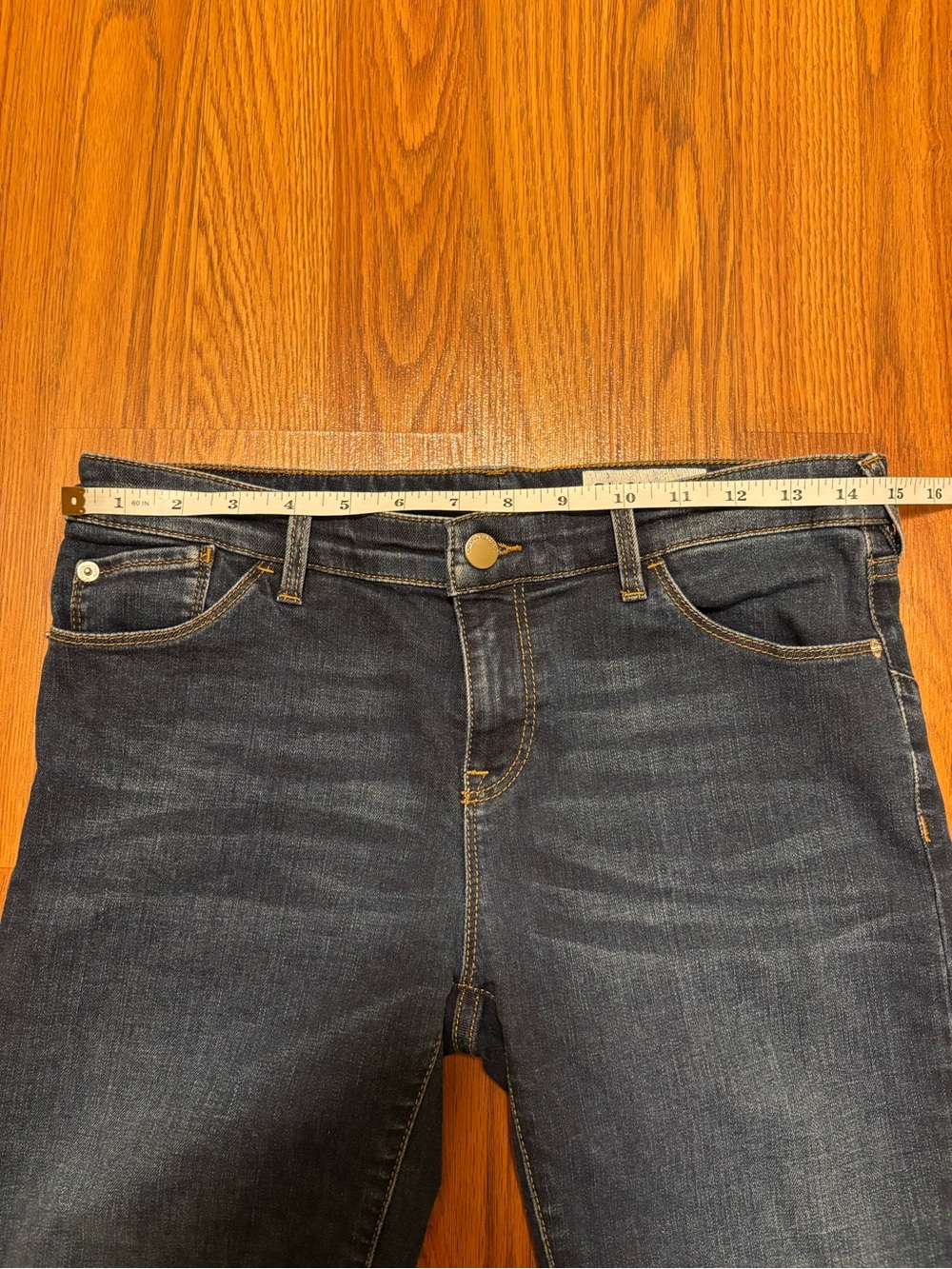 Emporio Armani Push-Up Skinny Jeans - Picture 5 of 10